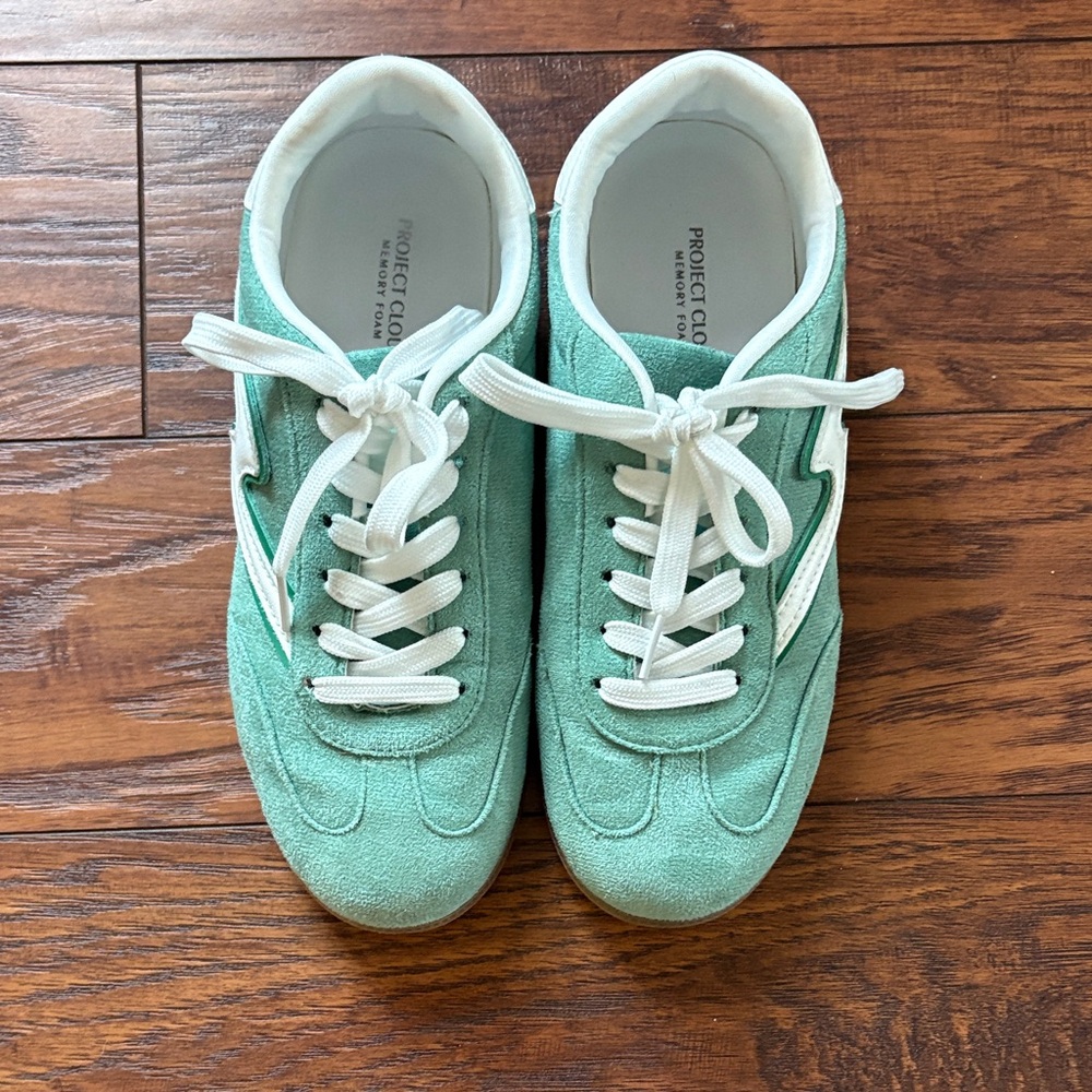 Green Memory Foam Sneakers with White Accents, women’s size 7